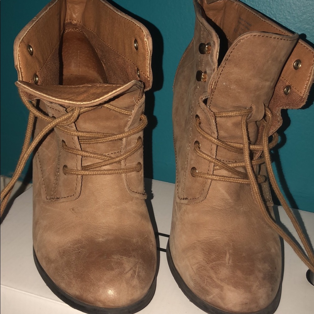 Cute Chic Aldo Leather  Bootie